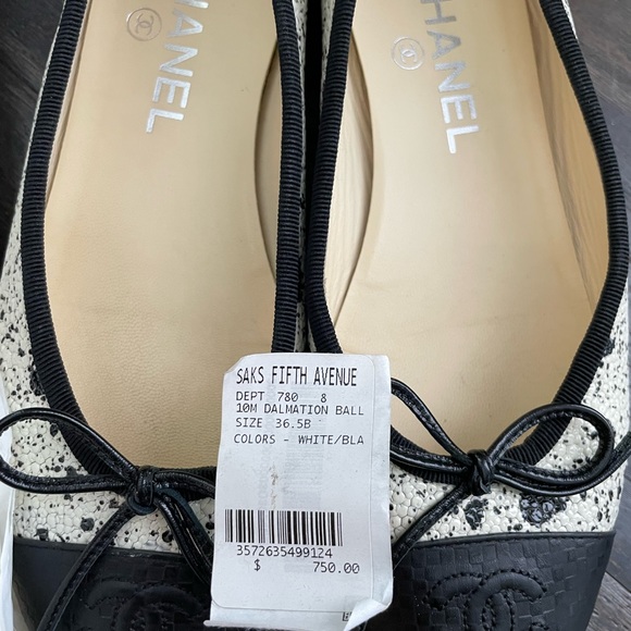 Authentic CHANEL Flats - Picture 6 of 7